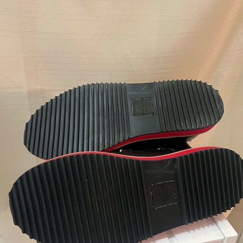 Kate Spade BOGO women’s red and black chinky boot missing laces size 7 ⚫️ - Picture 6 of 13
